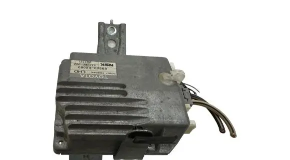 Toyota Corolla E110 Power steering control unit/module 8965002090 031771