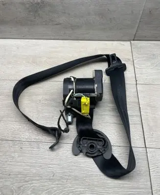 Volkswagen Transporter - Caravelle T5 Front seatbelt 33014051