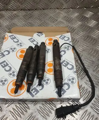 Renault Scenic I Fuel injector 0432193610 0432193611