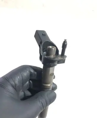 Mercedes-Benz ML W164 Fuel injector A6420700587 0445115027 68028405AA