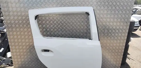 Dacia Sandero Rear door