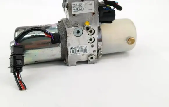 Volkswagen Eos Convertible roof hydraulic pump 1Q0871789C 9211447F04 DAI1106703