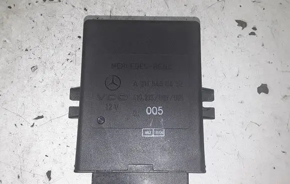 Mercedes-Benz E W211 Light module LCM A2115450432