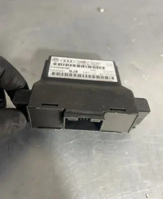 Volkswagen PASSAT B7 Gateway control module 7N0907530AD