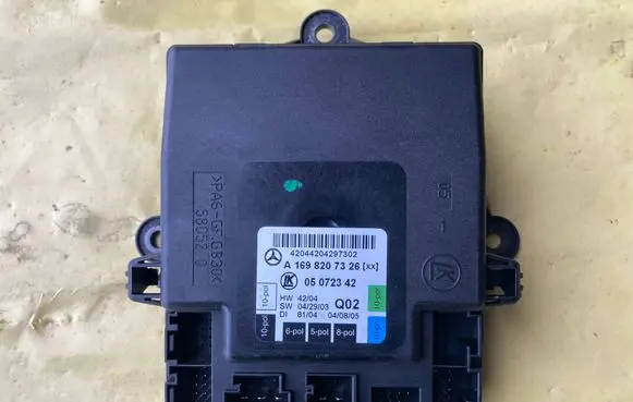 Mercedes-Benz A W169 Door control unit/module A1698207326 05072342 42044204297302