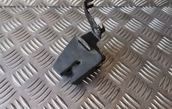 Loading door lock