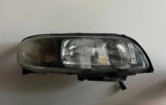 Volvo V70 Headlight/headlamp 8620687 89004806