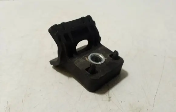 Opel Zafira C Radiator mount bracket 13250318