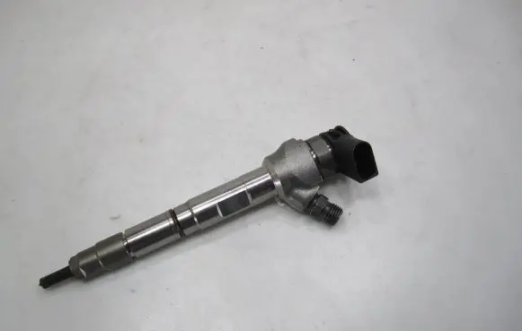 Volkswagen Caddy Fuel injector 05L130277E