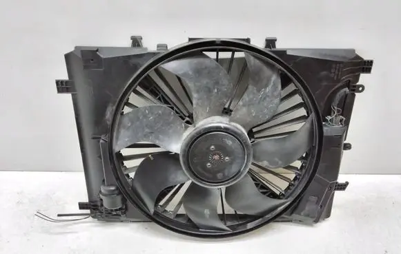 Mercedes-Benz C W204 Electric radiator cooling fan A2045000755