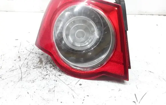 Volkswagen PASSAT B6 Rear/tail lights 275701