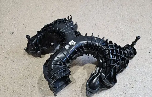 Audi Q7 4M Intake manifold 059129711CS