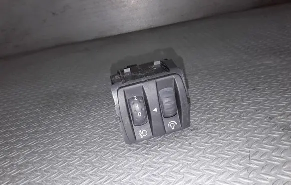 Renault Scenic II - Grand scenic II Headlight level height control switch 82001218058