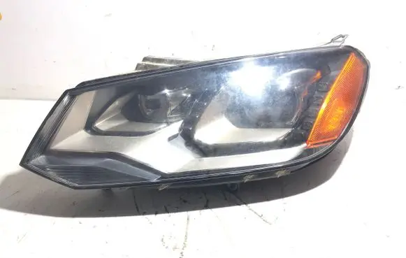 Volkswagen Touareg II Headlight/headlamp 7P1941751 SSB595HG10 1ZS01032809