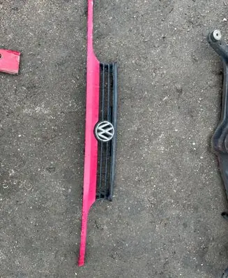 Volkswagen Golf III Front bumper upper radiator grill