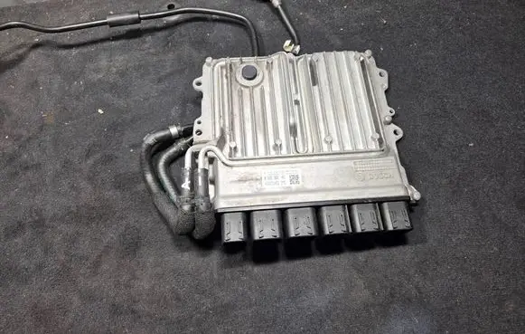 BMW 5 G30 G31 Engine control unit/module 8692962