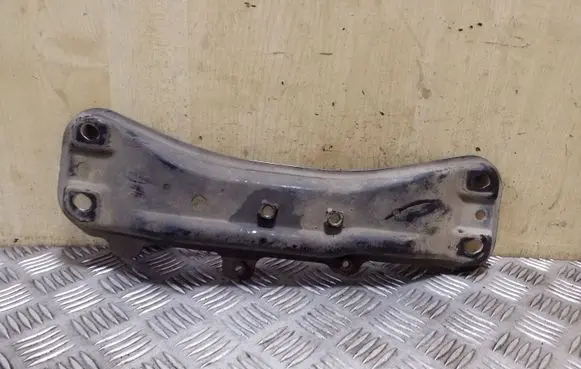 Subaru Outback Gearbox mounting bracket