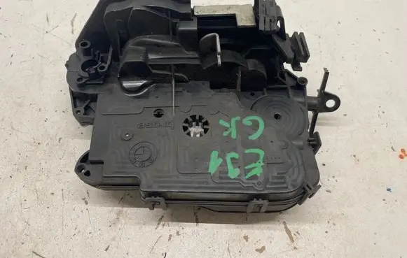 BMW 3 E90 E91 Rear door lock 7060295