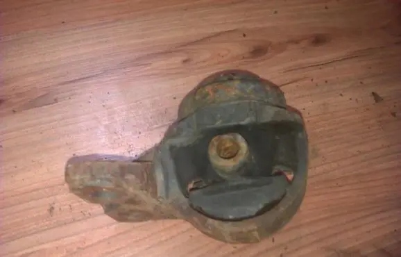 Mazda 626 Engine mount bracket k9a439060