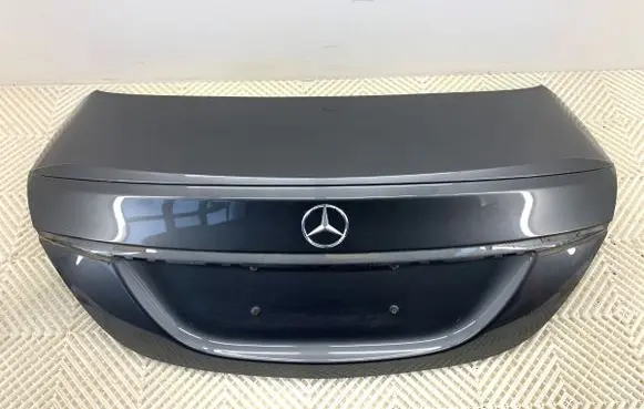 Mercedes-Benz C W205 Tailgate/trunk/boot lid 