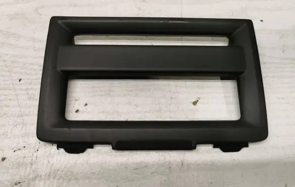 Radio/GPS head unit trim
