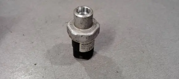 Volkswagen PASSAT B5.5 Air conditioning (A/C) pressure sensor 8D0959482B 3020ADG2