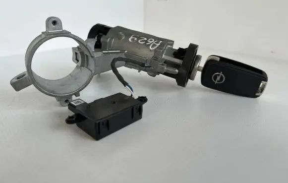 Opel Insignia A Ignition lock 20912838