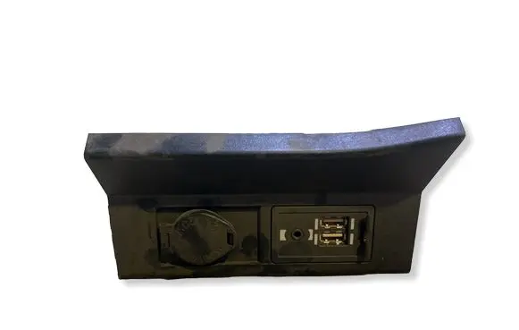 Lexus RX 450H USB socket connector 861900E100 22612 CALL85E14J