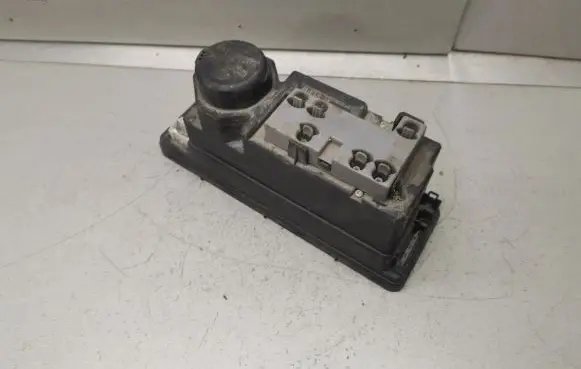 Mercedes-Benz E W210 Central locking vacuum pump 2088000448