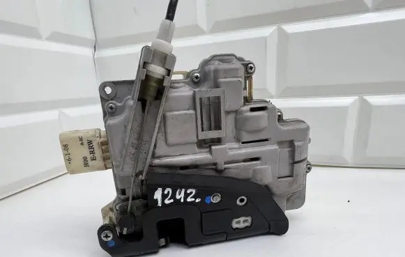 Audi A6 S6 C6 4F Front door lock