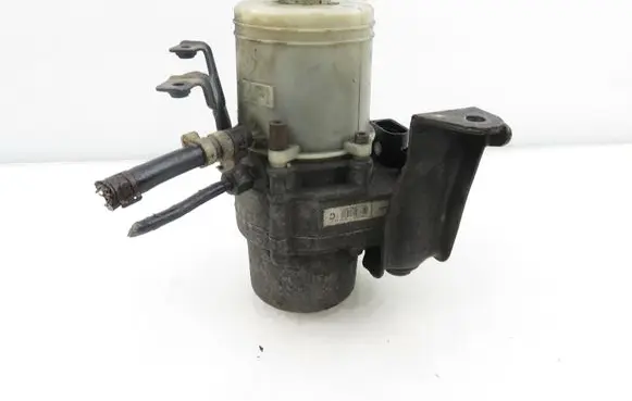Volkswagen Polo IV 9N3 Power steering pump A5093516E 6Q0423155AD