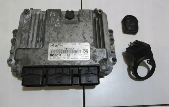 Ford Focus Engine control unit/module 4M5112A650YD