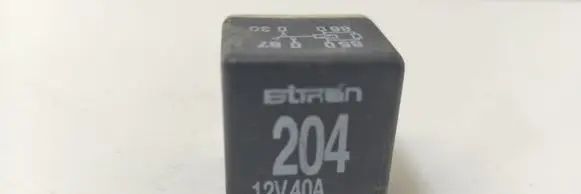 Volkswagen PASSAT B5 Other relay 431951253H