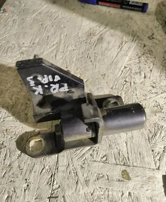 Ford Mondeo MK IV Front door upper hinge AC40575
