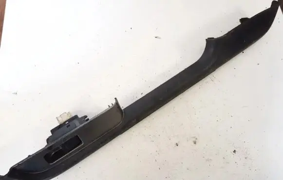 Nissan X-Trail T30 Front door window switch trim 829488h300x