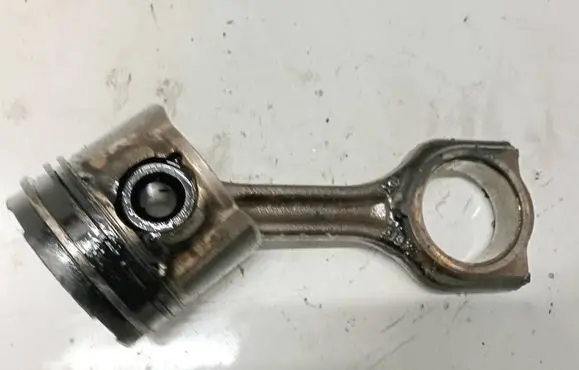 Mazda 3 I Piston with connecting rod 