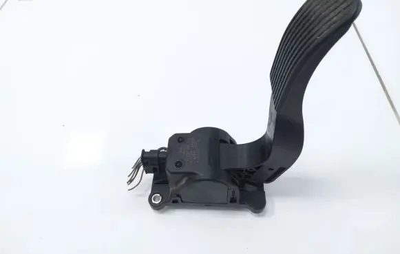 Mercedes-Benz Sprinter W906 Accelerator throttle pedal A9063000304