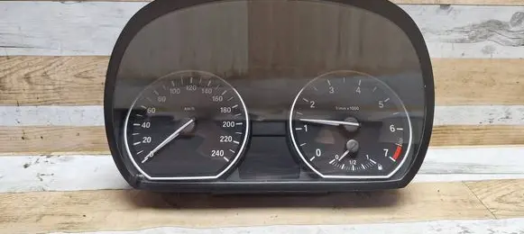 BMW 1 E81 E87 Speedometer (instrument cluster) 1041568