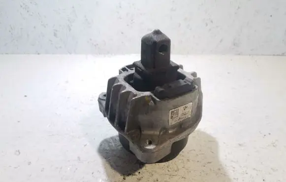 BMW 5 F10 F11 Engine mount bracket 68623513