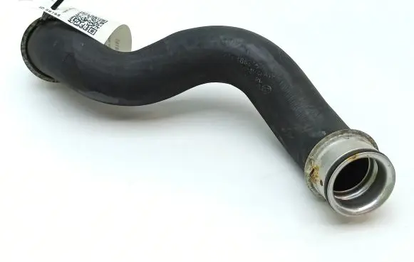 Mercedes-Benz C W204 Engine coolant pipe/hose A2045011682