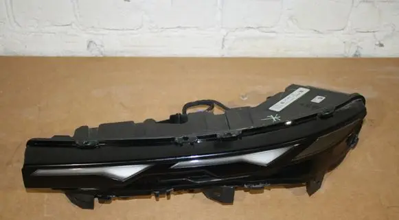 BMW XM Headlight/headlamp 9880471