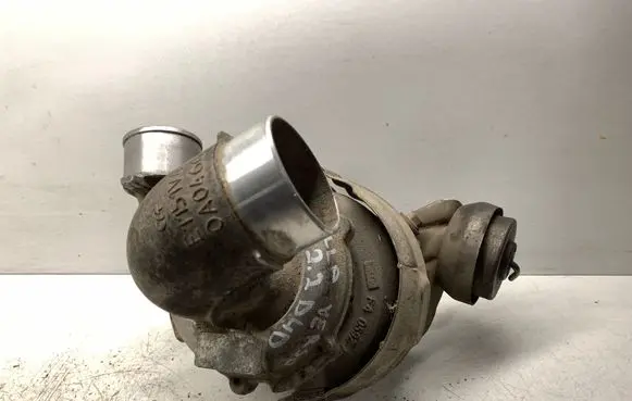 Toyota Corolla Verso E121 Turbo 08020601675 VB14 172010R011