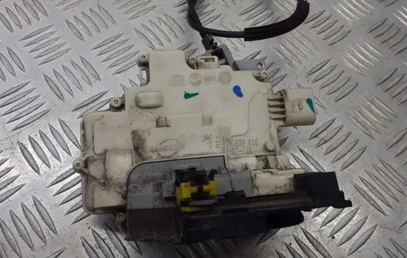 Seat Leon (1P) Rear door lock 1P0839016