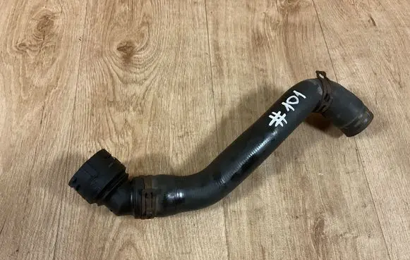 Engine coolant pipe/hose