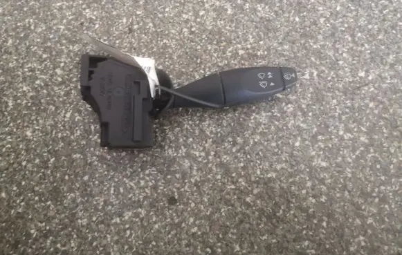 Ford Focus Wiper control stalk 98AG17A553CC