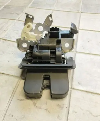 Audi A6 S6 C7 4G Tailgate/trunk/boot lock/catch/latch 8R0827505