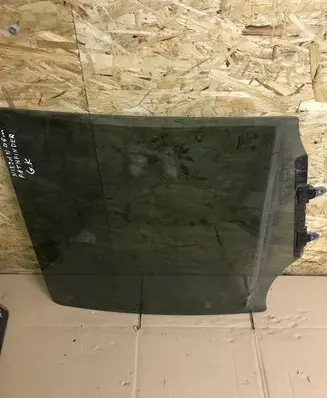 Nissan Pathfinder R51 Rear door window glass 82301EB305