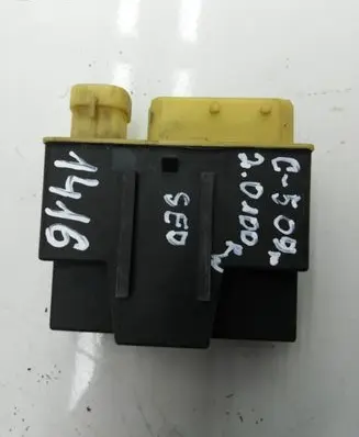 Glow plug pre-heat relay