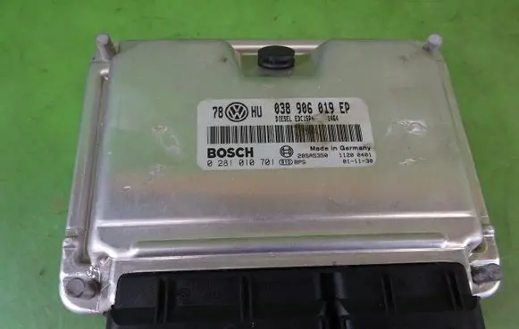 Volkswagen PASSAT B5.5 Engine control unit/module ECU