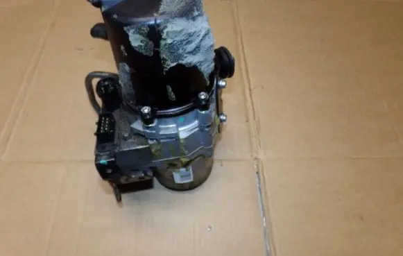 Citroen C5 Power steering pump 9682185480